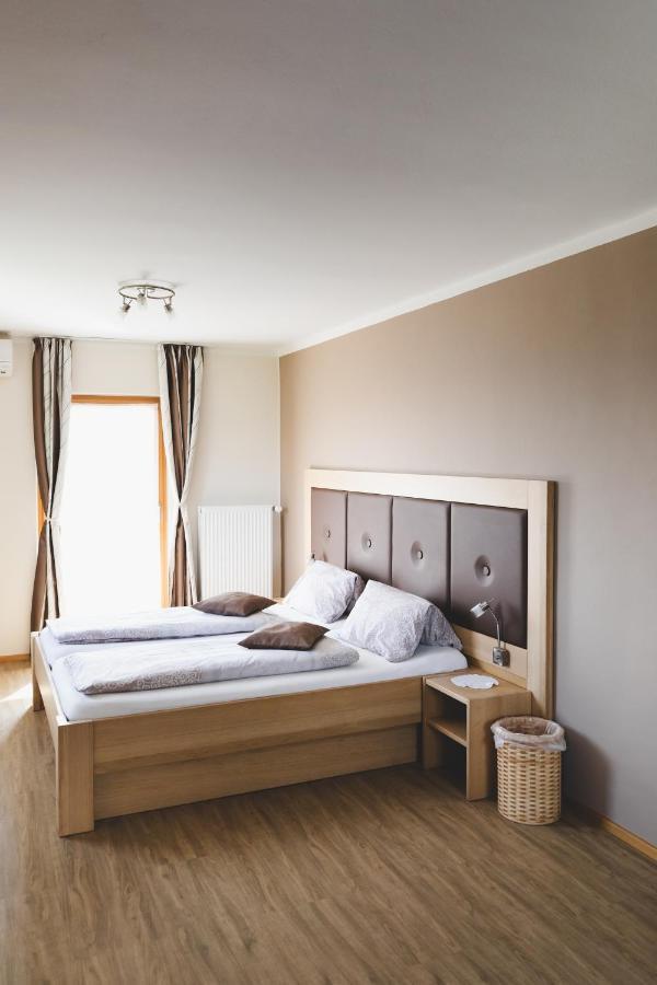 Bed and Breakfast Weingut Peter Grill Leutschach Exterior foto