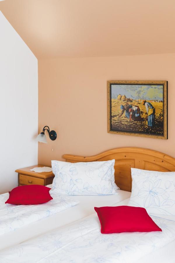 Bed and Breakfast Weingut Peter Grill Leutschach Exterior foto